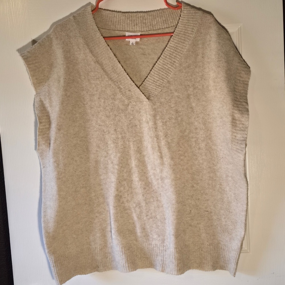 Le Lis Collection Women Oatmeal Beige V-Neck Knit Sweater Vest Large Oversized